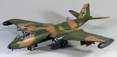 MRC/Italeri Contest 2013 - 1/72 B-57B Canberra A003