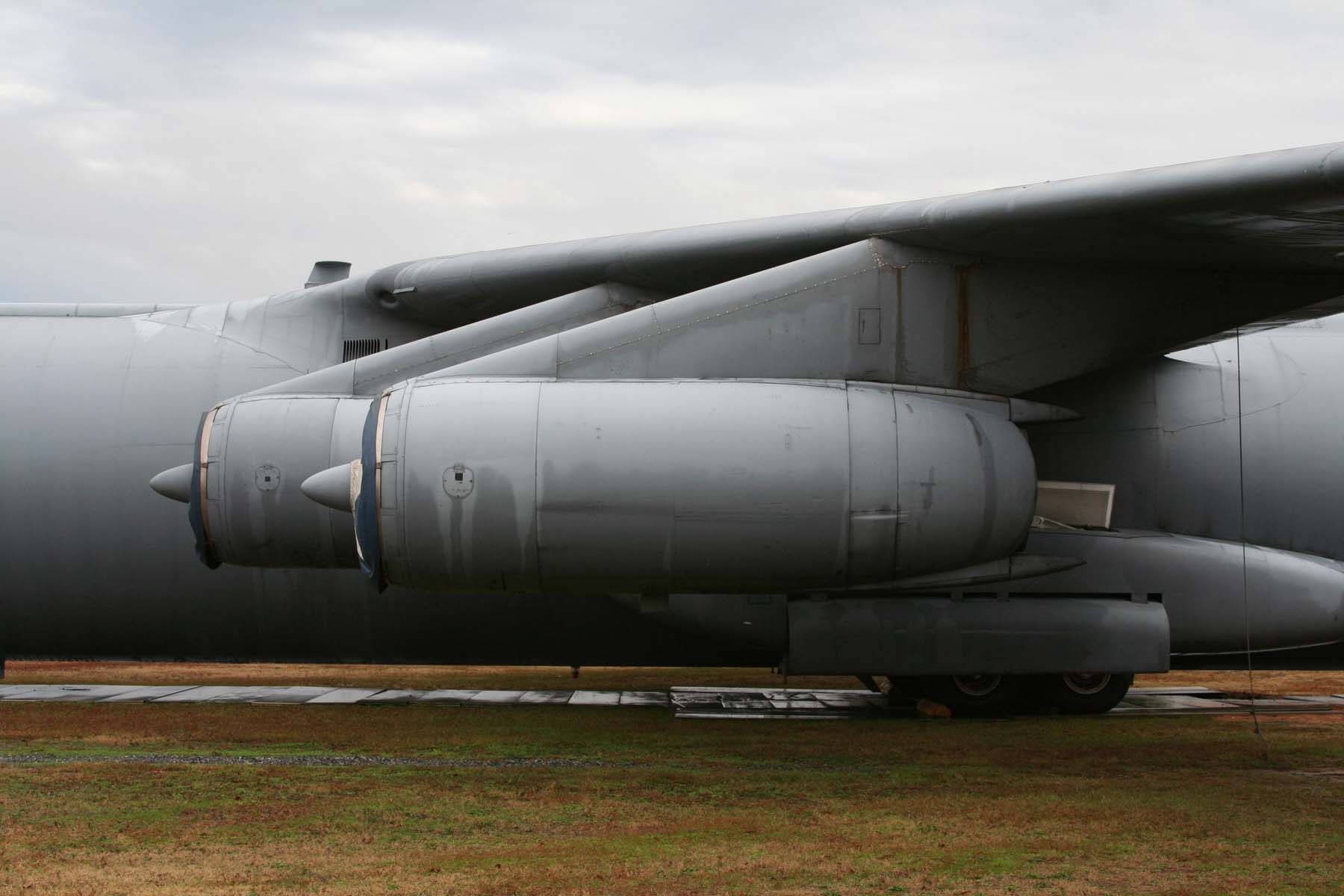 C-141B Starlifter Photo 078