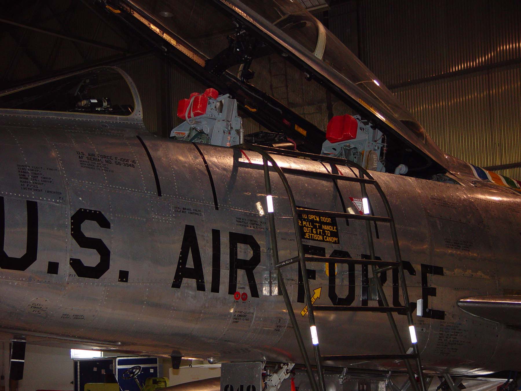 F-100F Super Sabre Photo 092