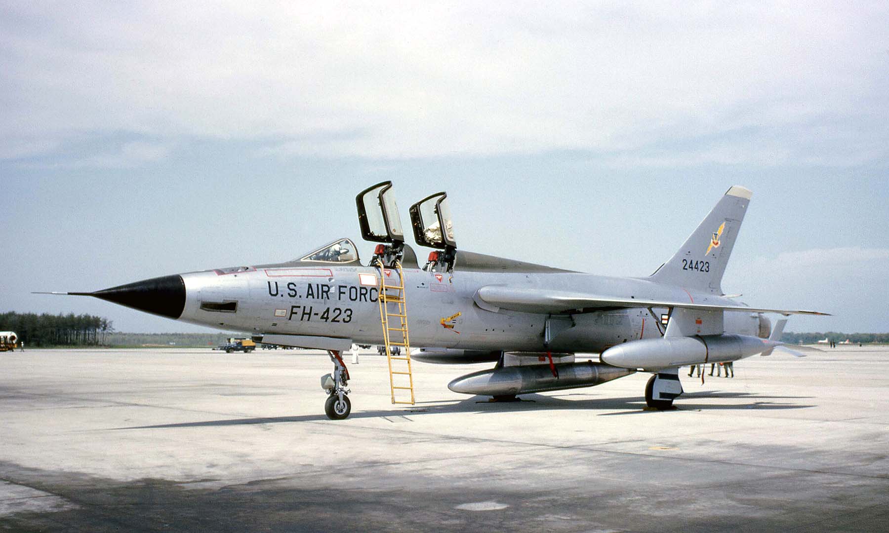 Republic F-105F Thunderchief Aero Research Photo Gallery