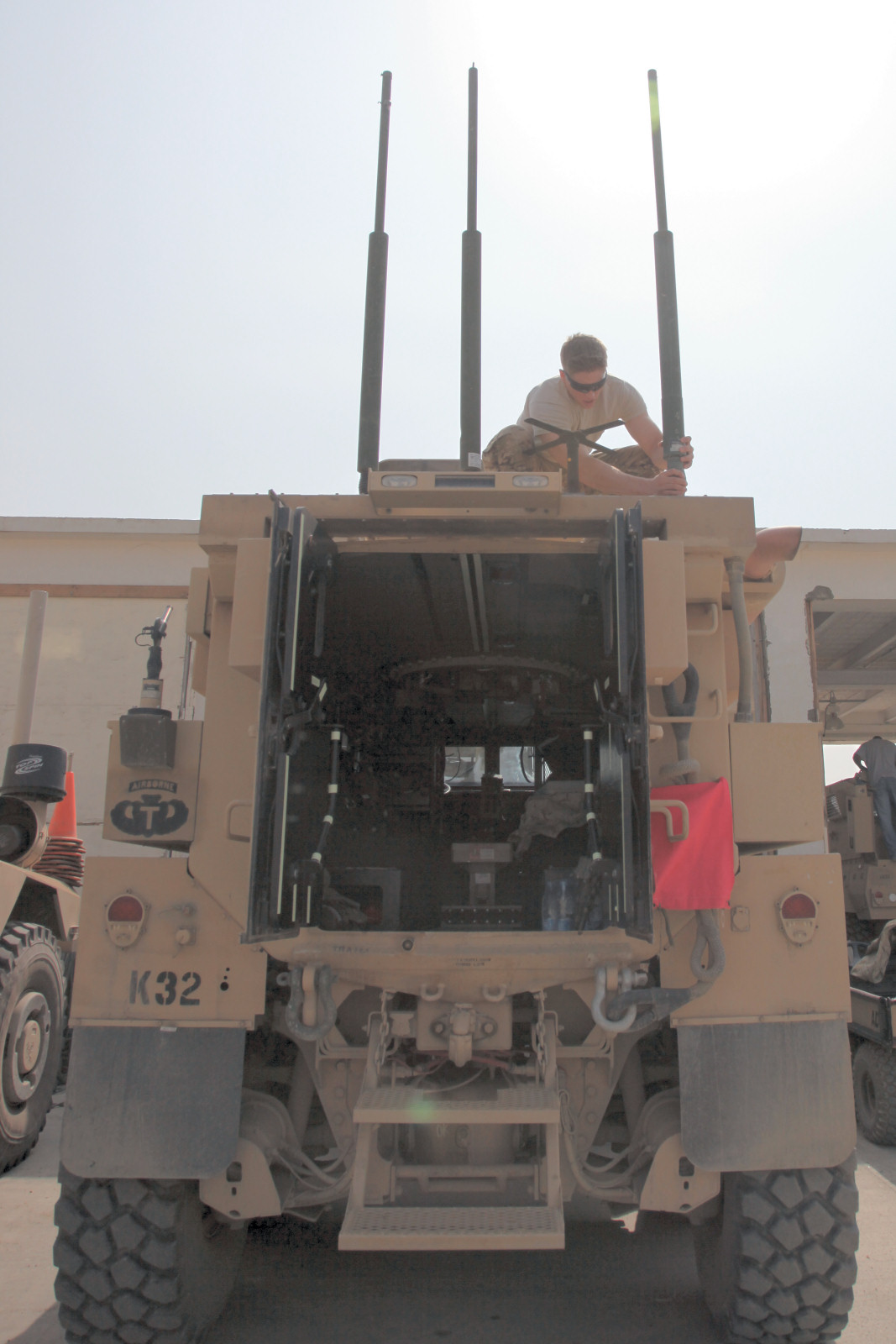 Cougar MRAP Photo Gallery Image 25