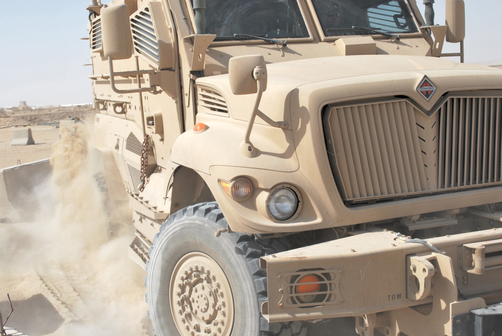 MaxxPro MRAP Photo Gallery Image 09