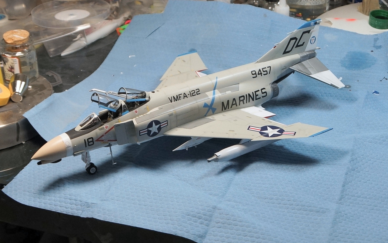 Academy 12232 1/48 F-4B Phantom II Build Image 47