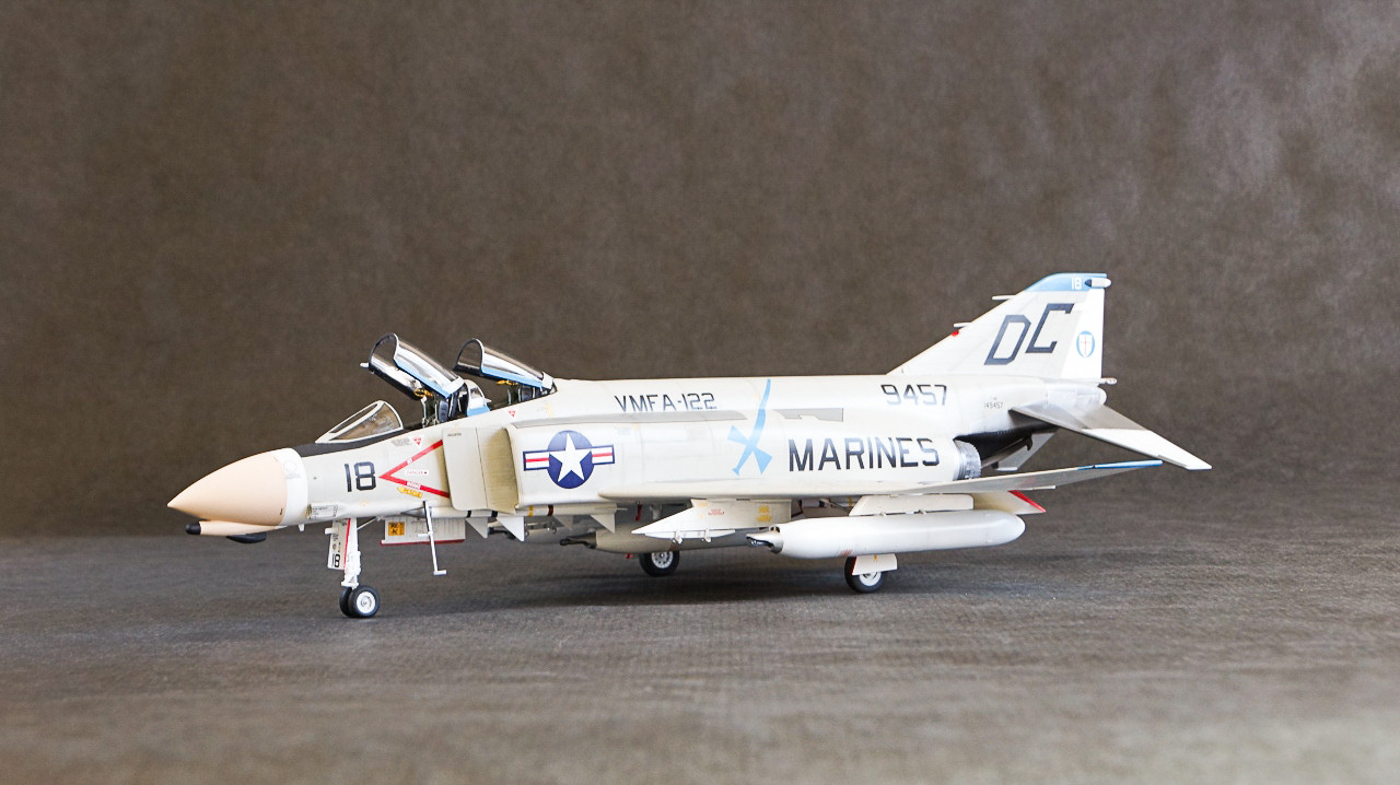 Academy 12232 1/48 F-4B Phantom II Build Image 50