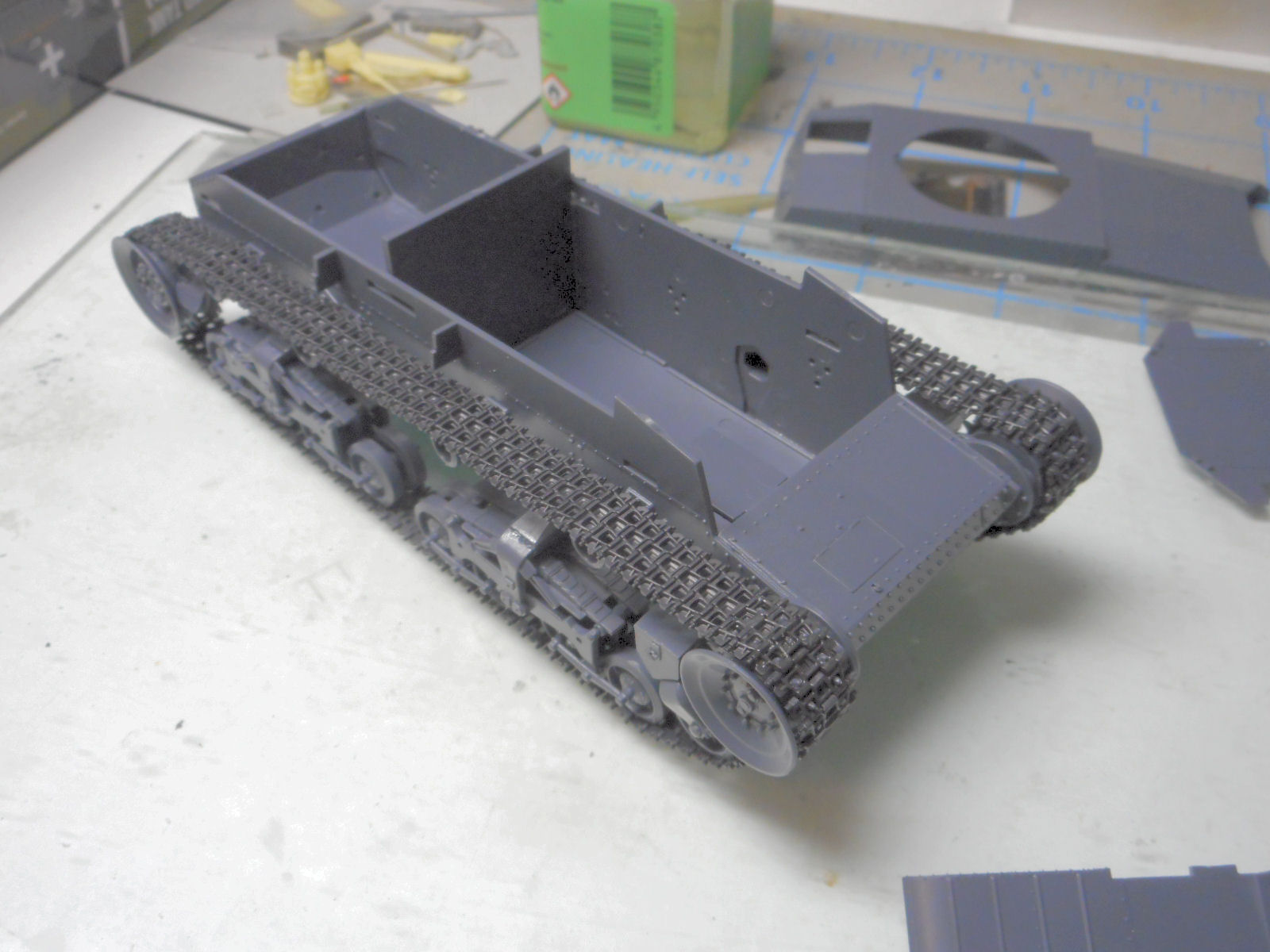 Academy 13313 1/35 Pz.Bef.Wg.35(t) Command Tank Build Image 06