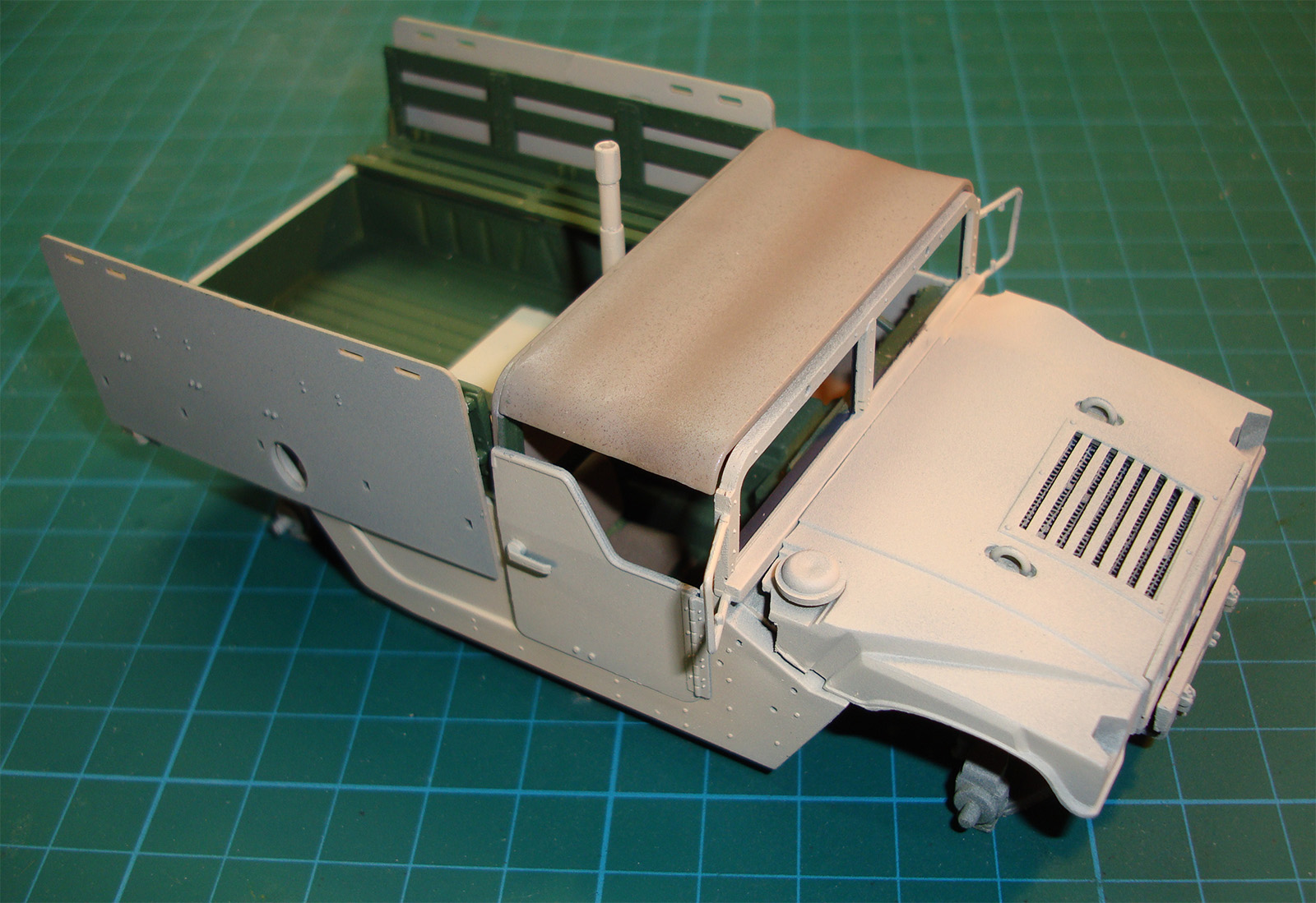 Academy 13405 1/35 M998 IED Gun Truck Build Image 08