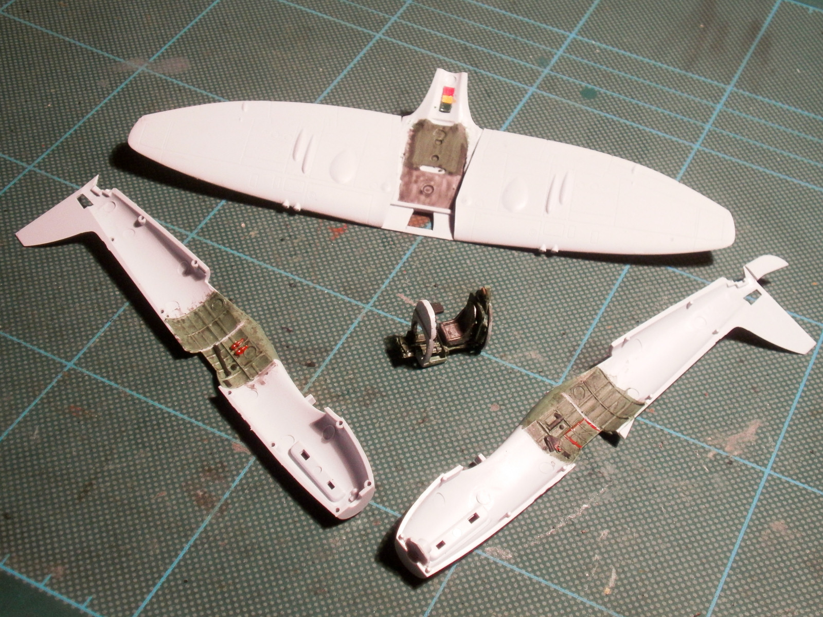 Airfix 2033 1/72 Spitfire F.22 Build Image 02