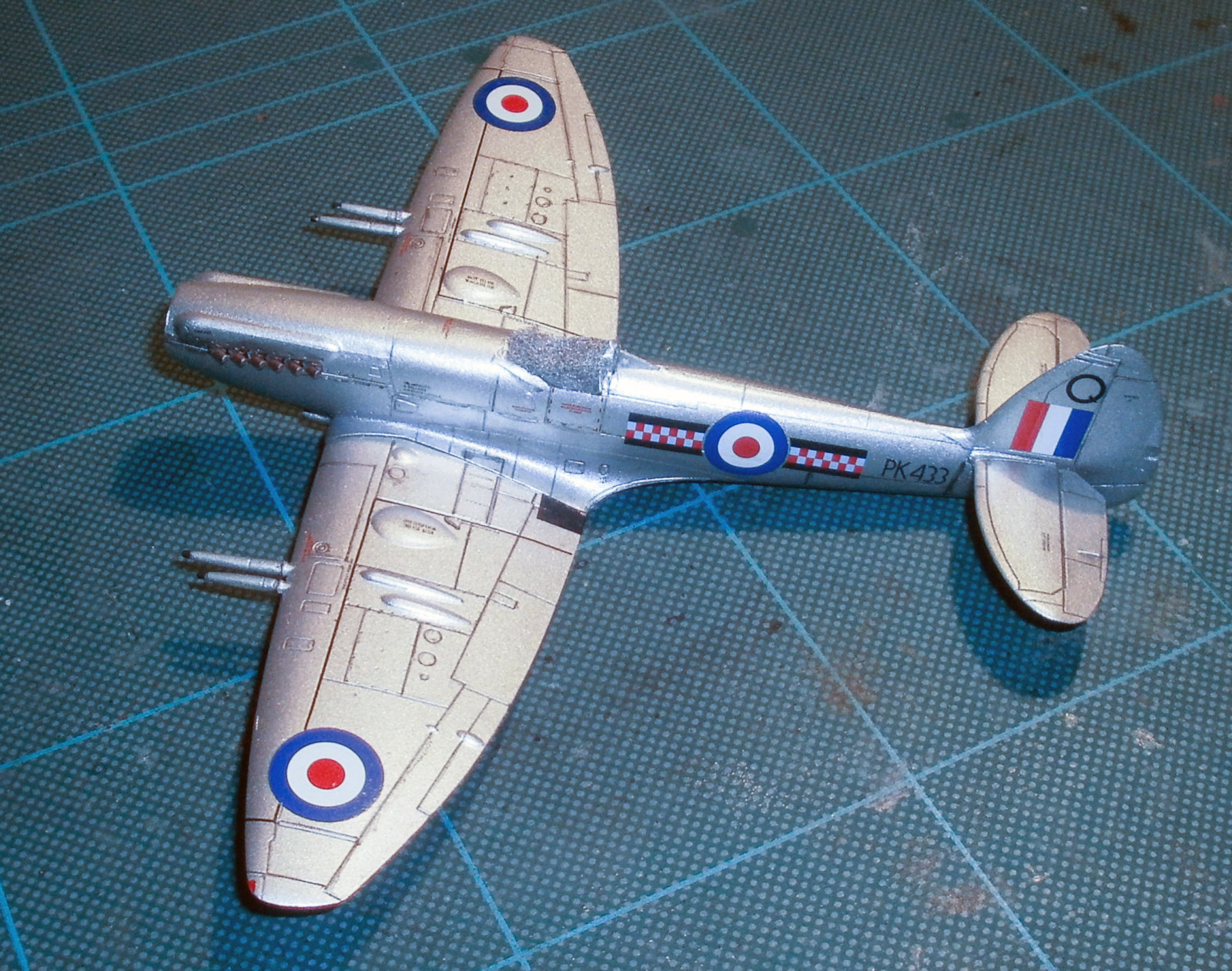 Airfix 2033 1/72 Spitfire F.22 Build Image 05