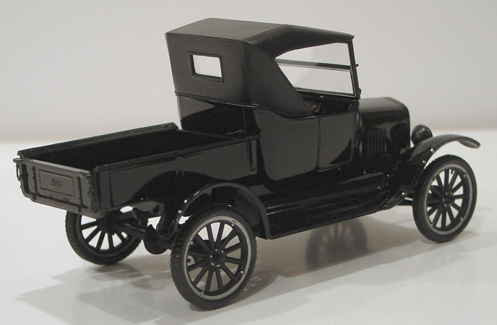 AMT 0670 1/25 1925 Ford Tall T Build Image 04