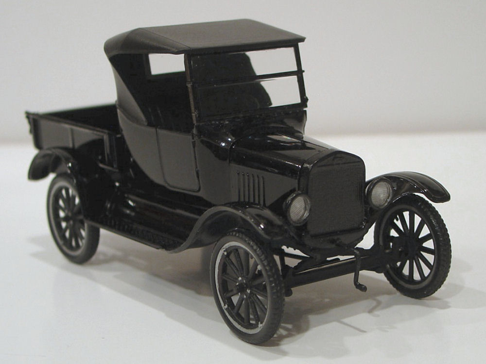 AMT 0670 1/25 1925 Ford Tall T Build Image 06