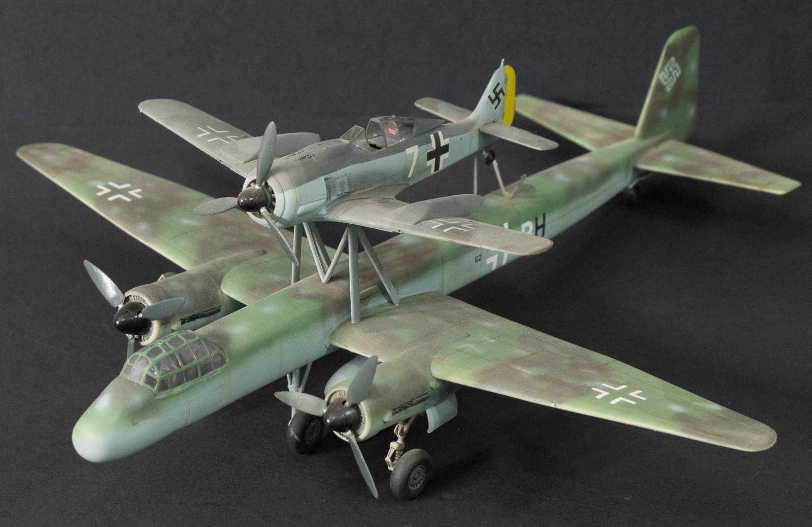 AMT 729206 1/72 Ju 88H-4 Fuhrungsmachine Build Image 01