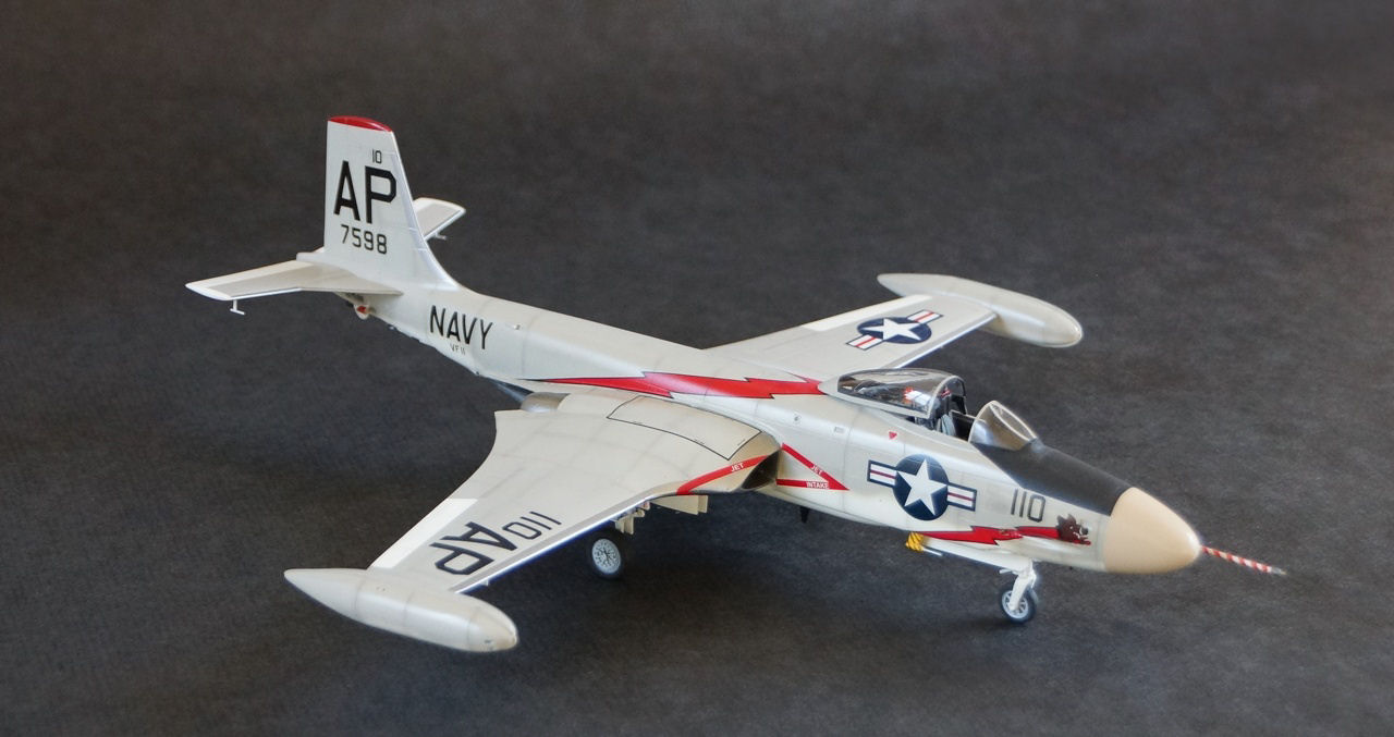 Collect Aire 4844b 1/48 F2H-4 Banshee Photo Feature Image 02