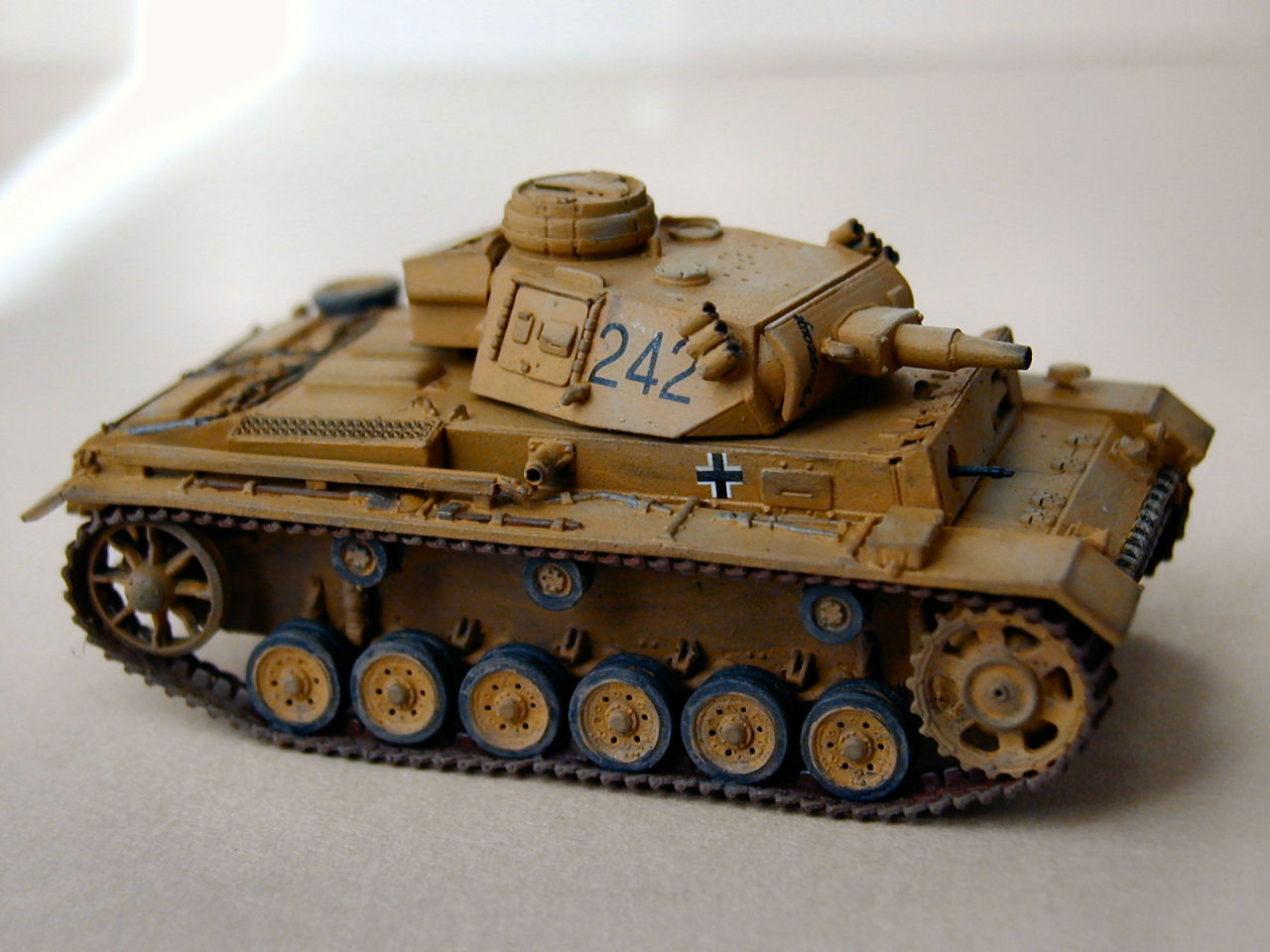 DML 1/72 Panzer III Ausf.N DAK Build Image 06