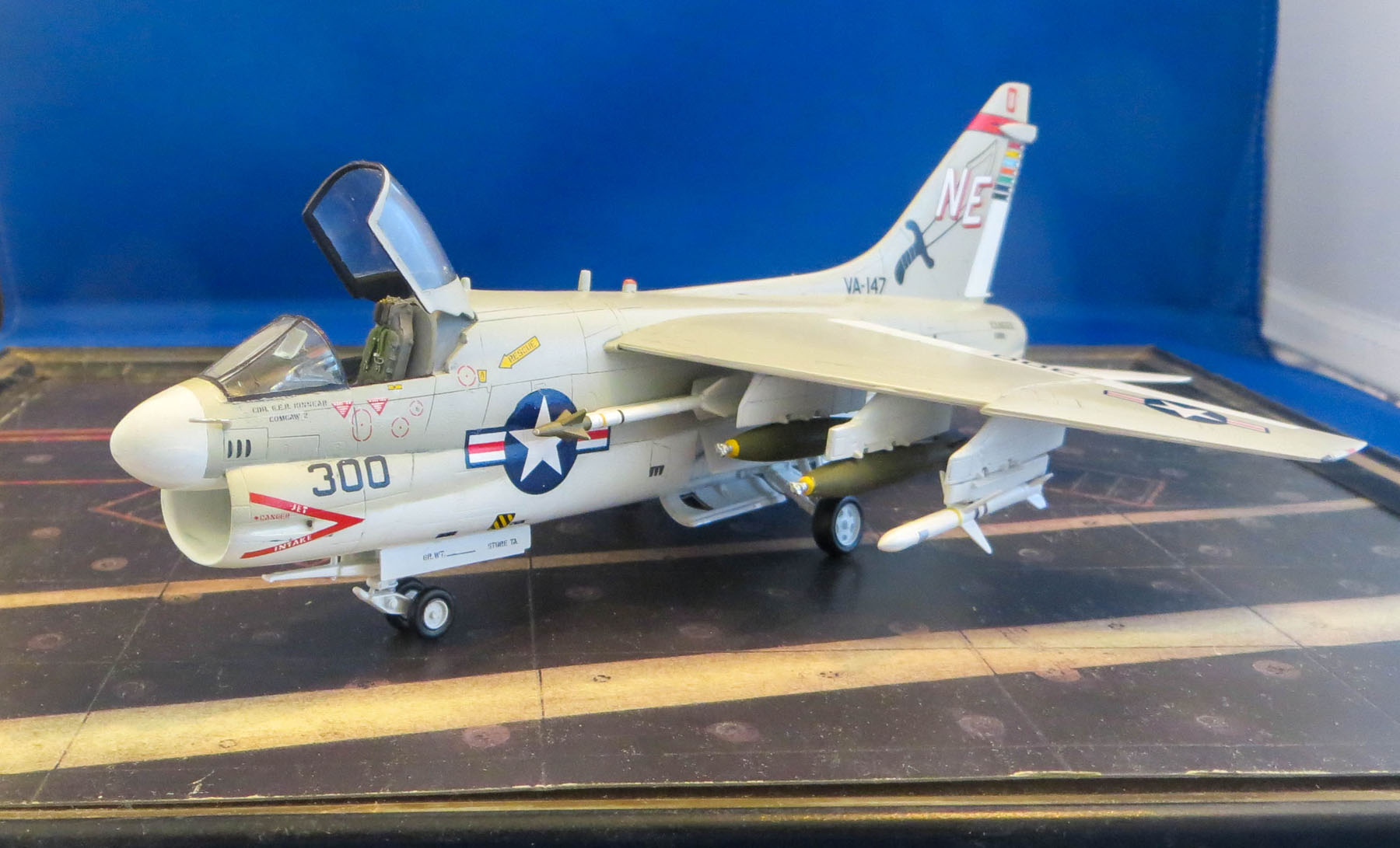 Fujimi 72074 1/72 A-7A/E Corsair II Build Image 08