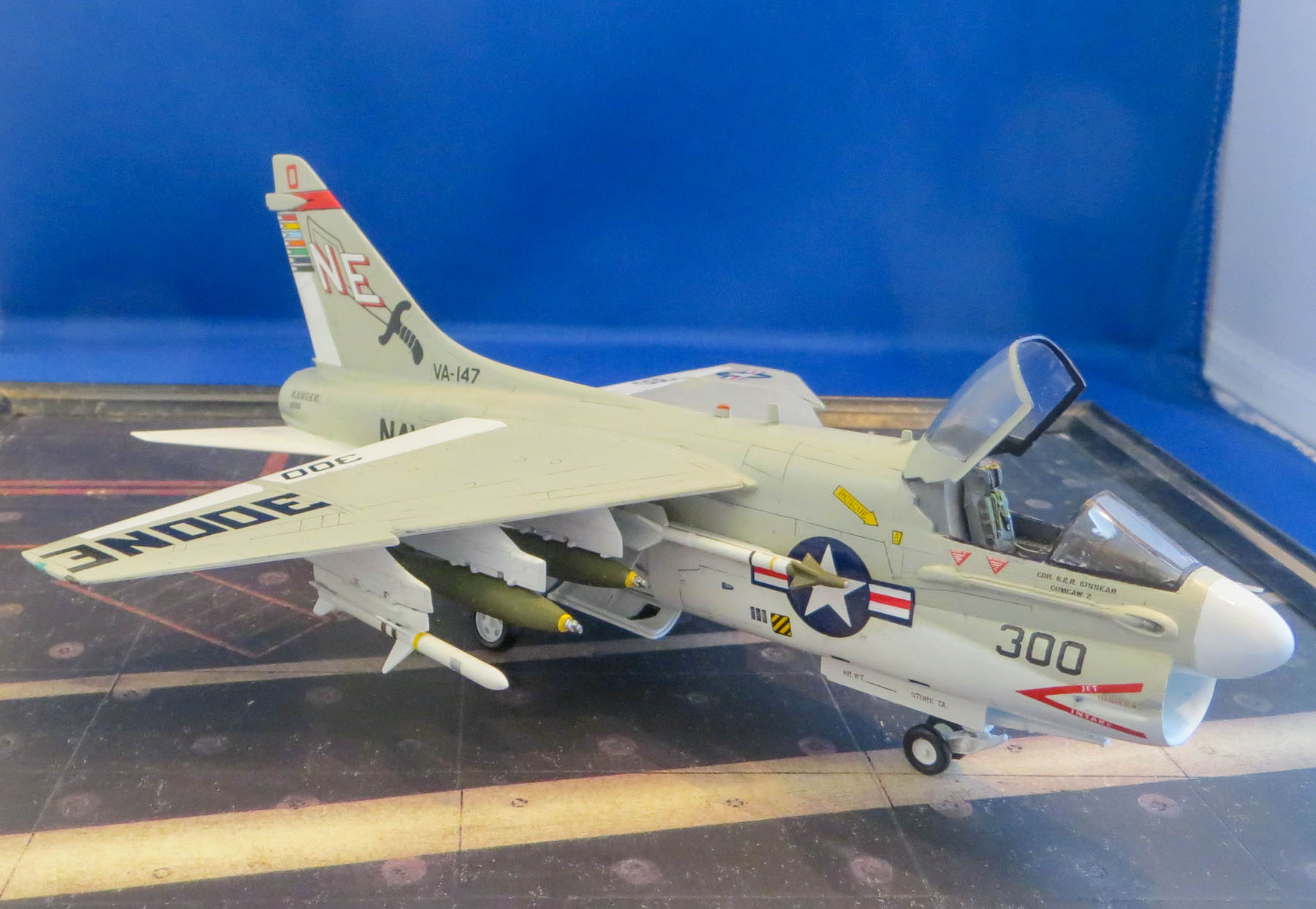 Fujimi 72074 1/72 A-7A/E Corsair II Build Image 10