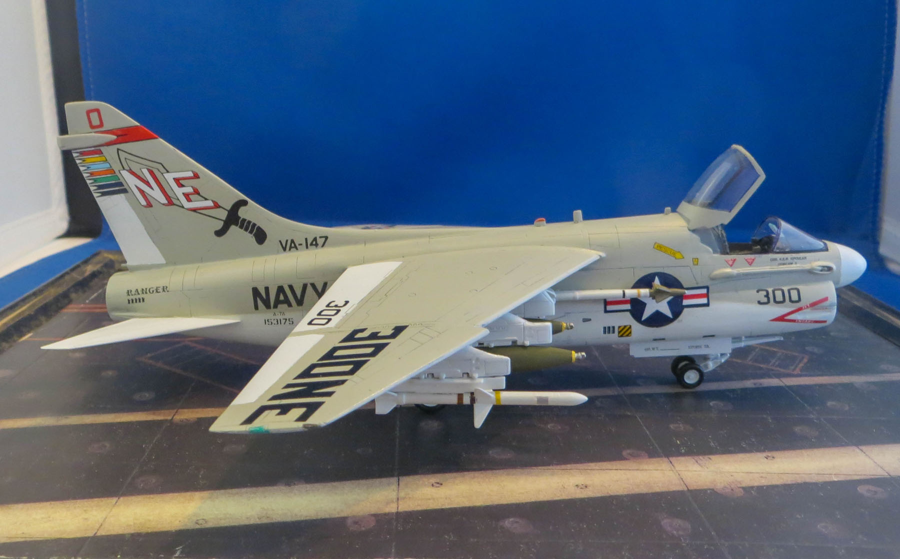 Fujimi 72074 1/72 A-7A/E Corsair II Build Image 11