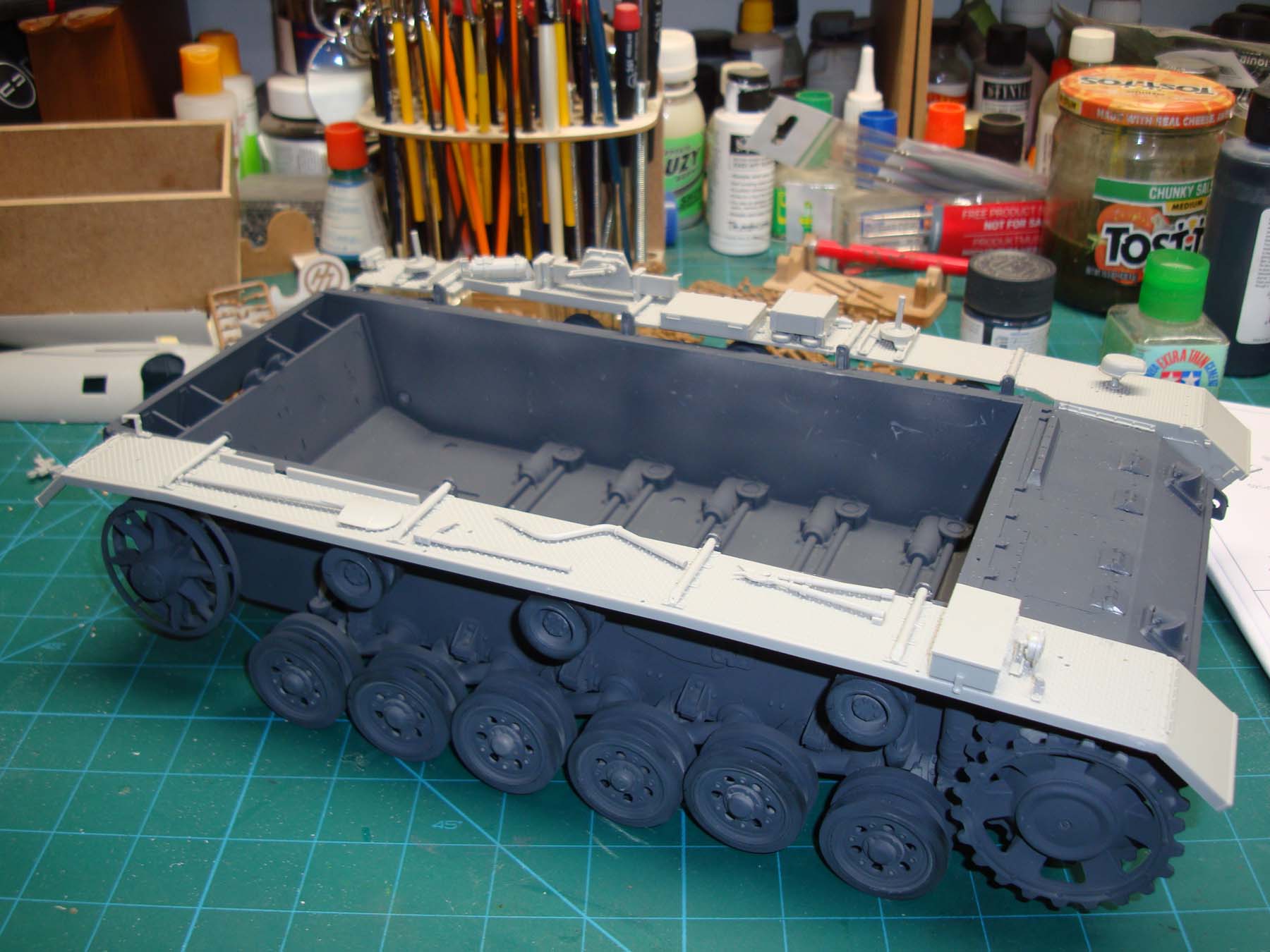 Gallery Models 1/16 Panzer III Ausf.J Build Image