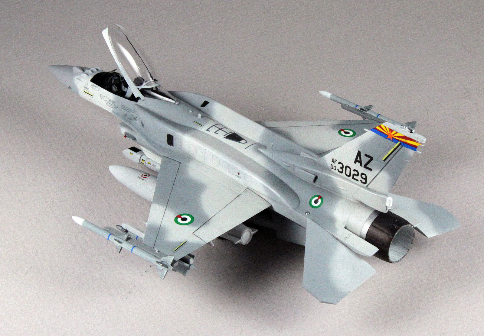 Hasegawa 1/72 F-16E Fighting Falcon Build Review Image 08