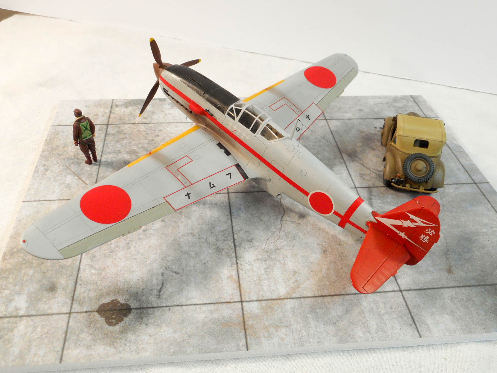 Hasegawa 07404 1/48 Ki-61-I Tei Type 3 Hien (Tony) and Type 95 Small Sedan Kurogane 244th Flight Regiment Build Review Image