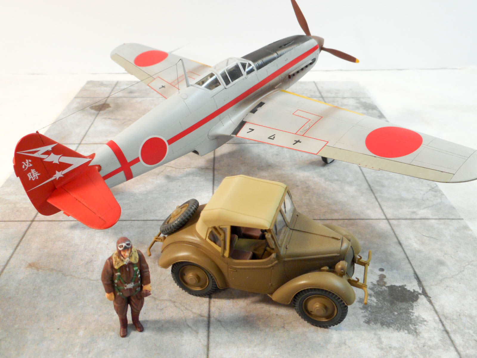 Hasegawa 07404 1/48 Ki-61-I Tei Type 3 Hien (Tony) and Type 95 Small Sedan Kurogane 244th Flight Regiment Build Review Image