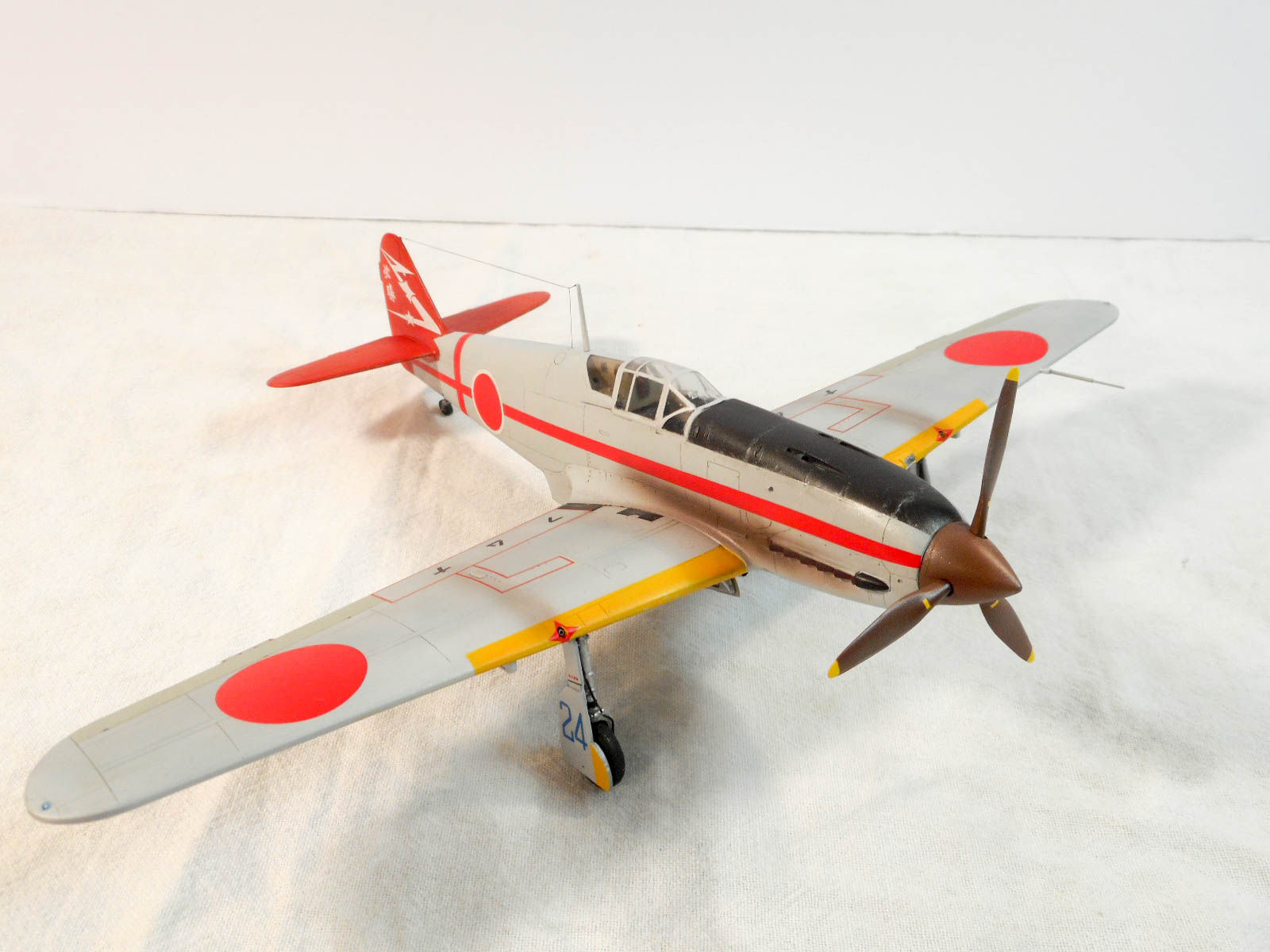 Hasegawa 07404 1/48 Ki-61-I Tei Type 3 Hien (Tony) and Type 95 Small Sedan Kurogane 244th Flight Regiment Build Review Image