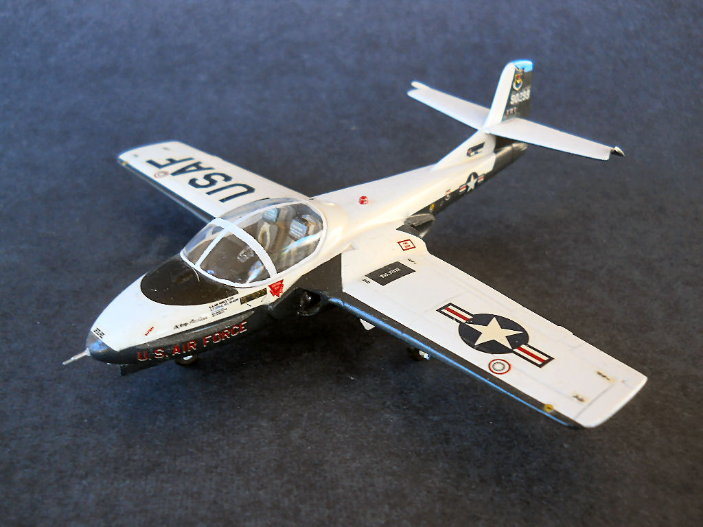 Hasegawa 1/72 Cessna T-37B 'Willie 82 FTW' Photo Feature Image