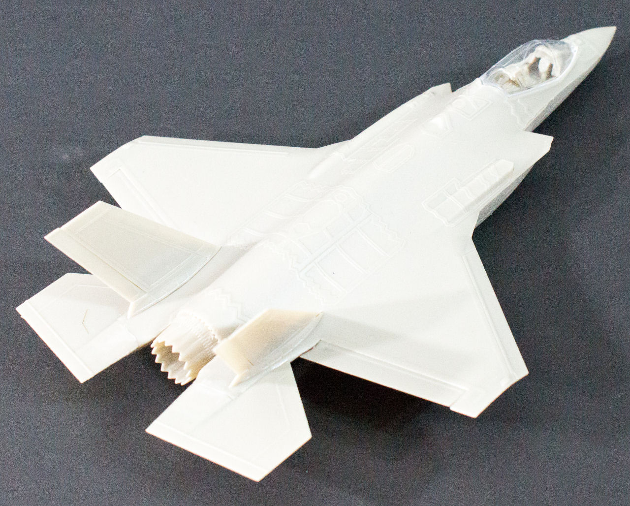 Italeri 1331 1/72 F-35A Lightning II Quick Build Image 04