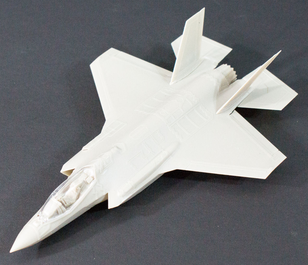 Italeri 1331 1/72 F-35A Lightning II Quick Build Image 07