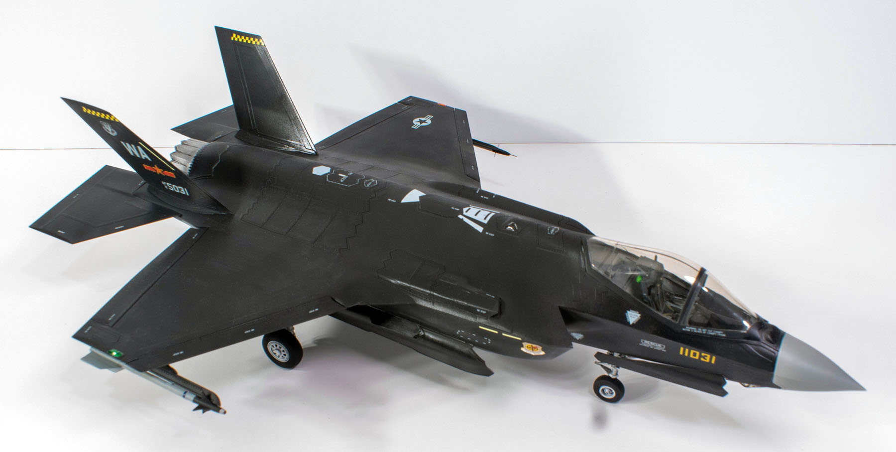 Italeri 2506 1/32 F-35A Lightning II Build Image 71