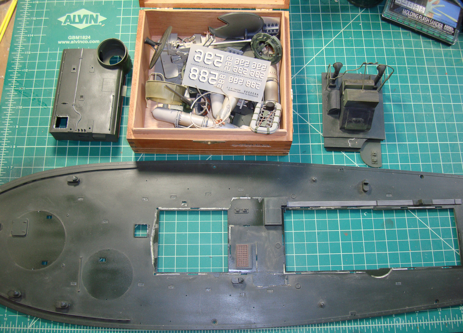 Italeri 1/35 Elco 80' Torpedo Boat PT-596 Build Image