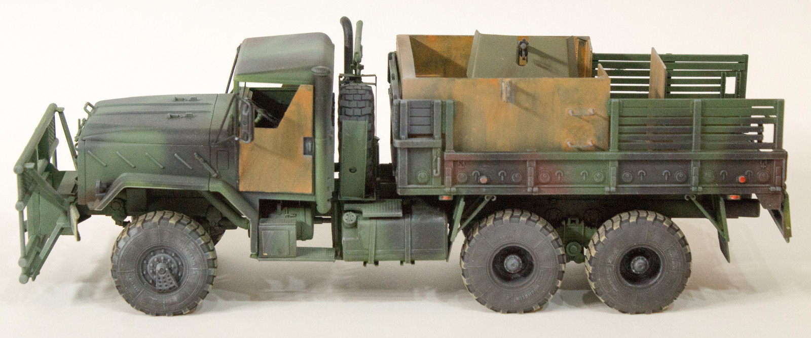 Italeri 6513 1/35 M923 'Hillbilly' Gun Truck Build Image 57