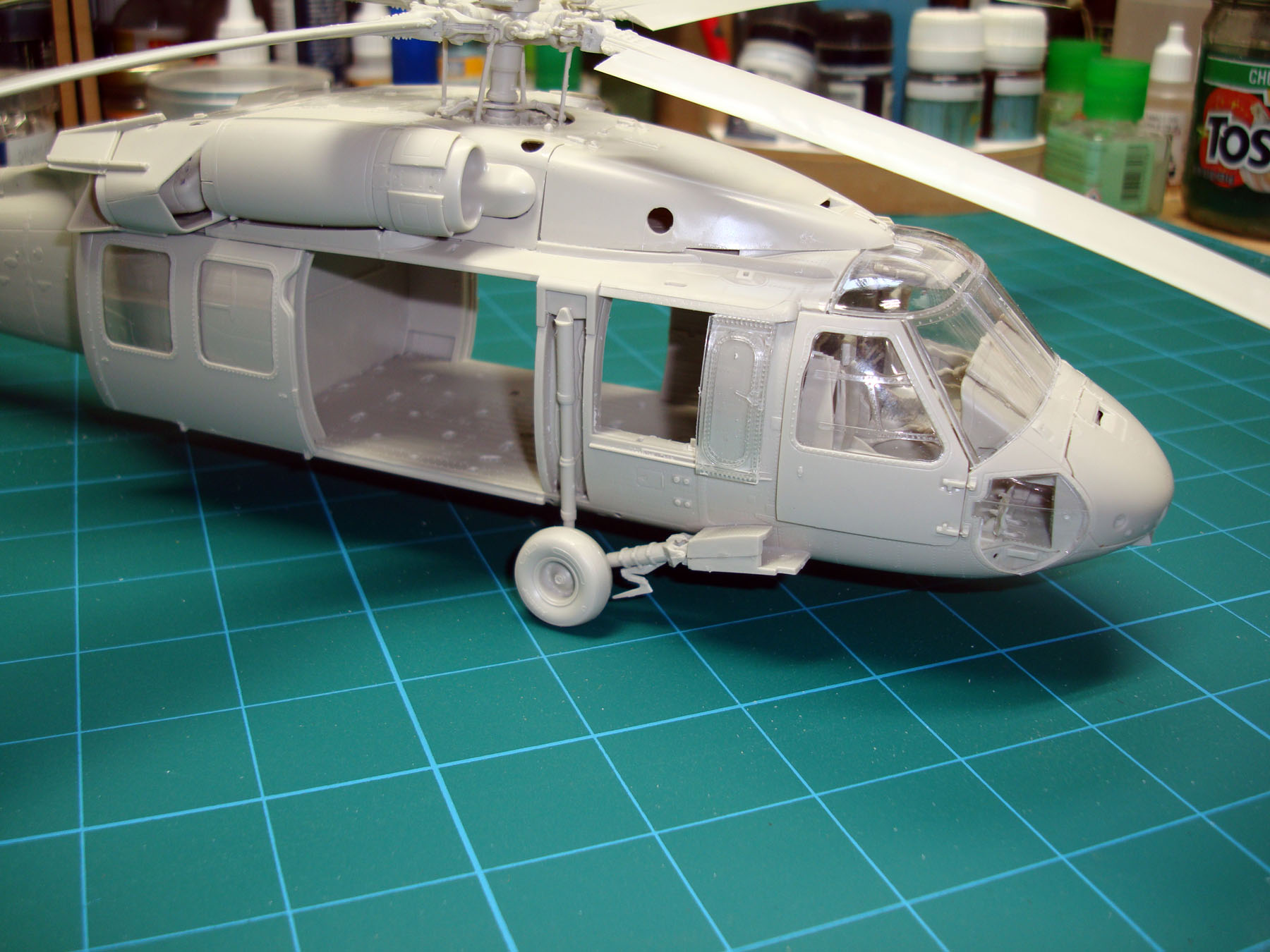 Kitty Hawk 50006 1/35 H-60 Blackhawk Build Review