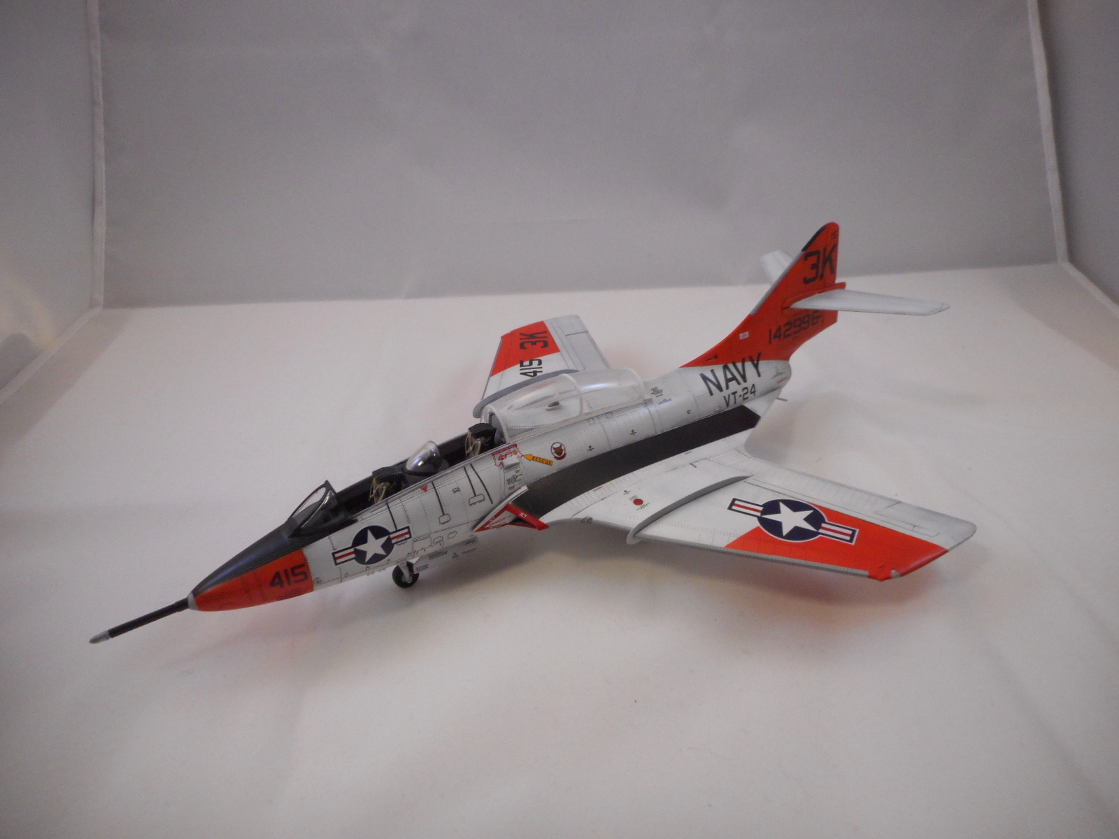 Kitty Hawk 80129 1/48 TF-9J Cougar Build Image