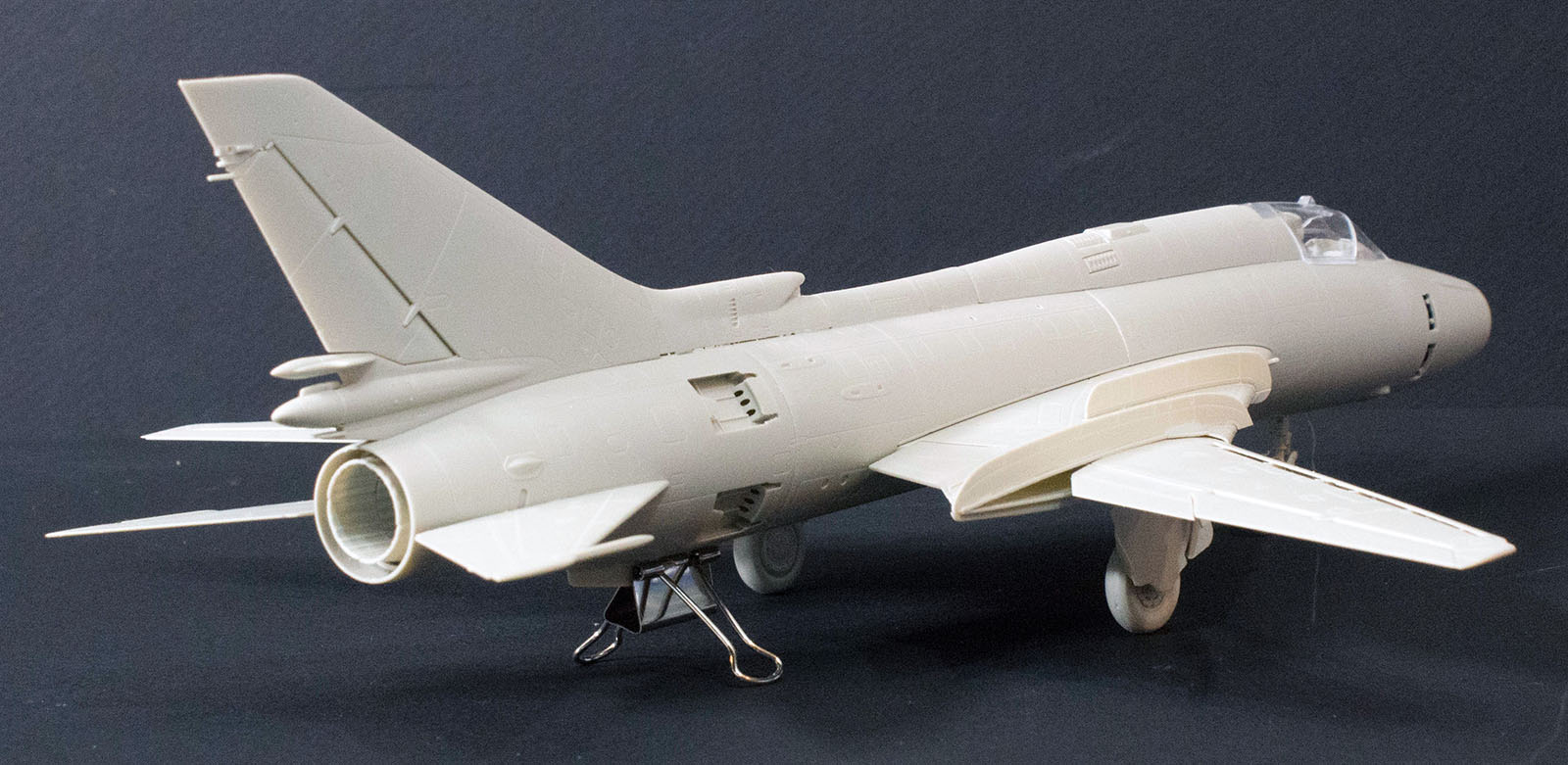 Kitty Hawk 80144 1/48 Su-17M3/M4 Fitter H/K Build Review