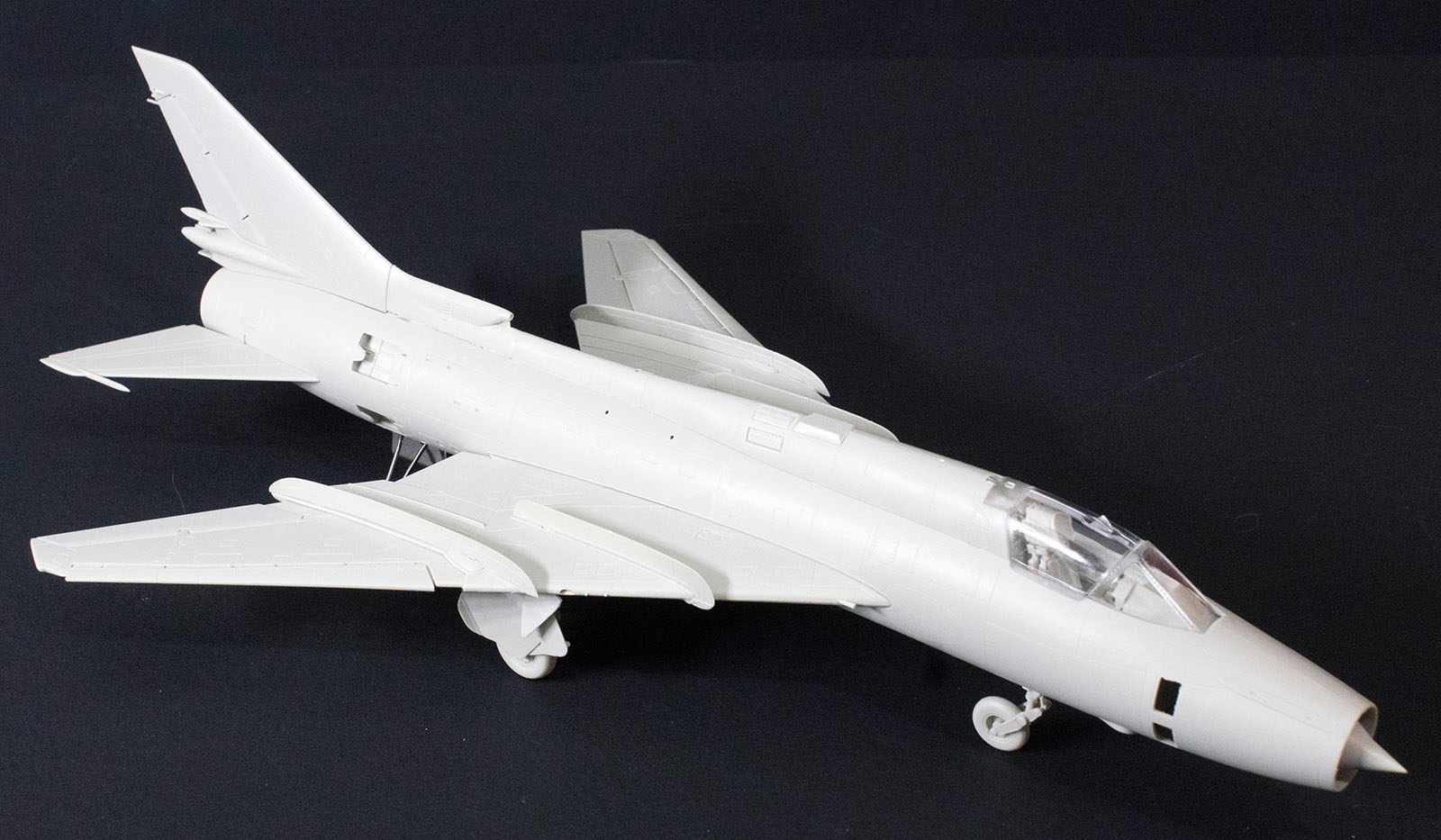 Kitty Hawk 80144 1/48 Su-17M3/M4 Fitter H/K Build Review