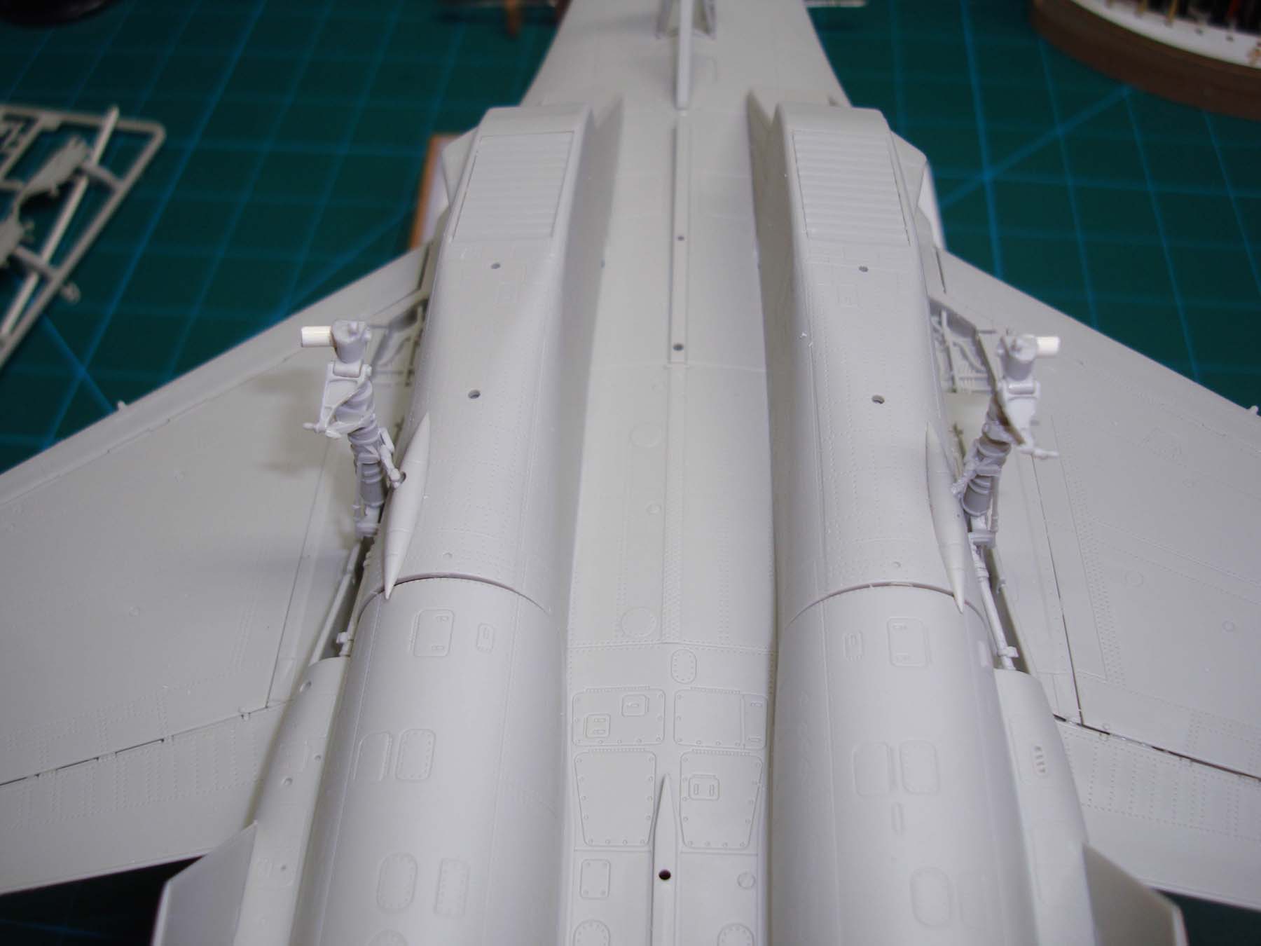 Kitty Hawk 80168 1/48 Su-27UB Flanker C Quick Build Review