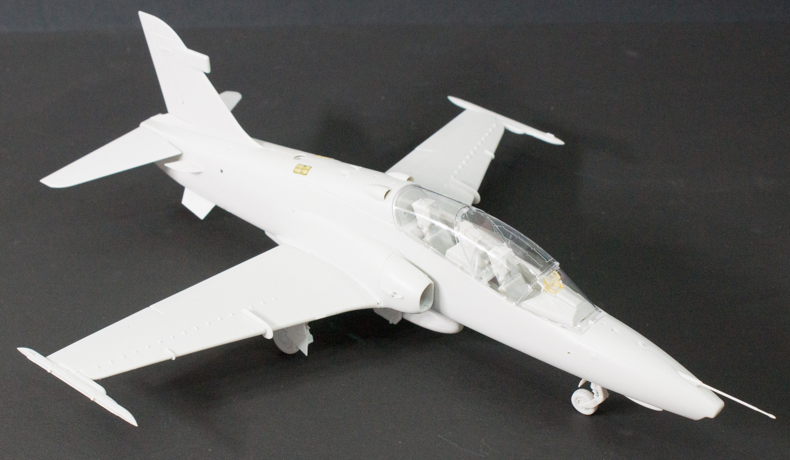 Kinetic 1/32 Hawk 100 Series Advanced Trainer Quick Build Image 02