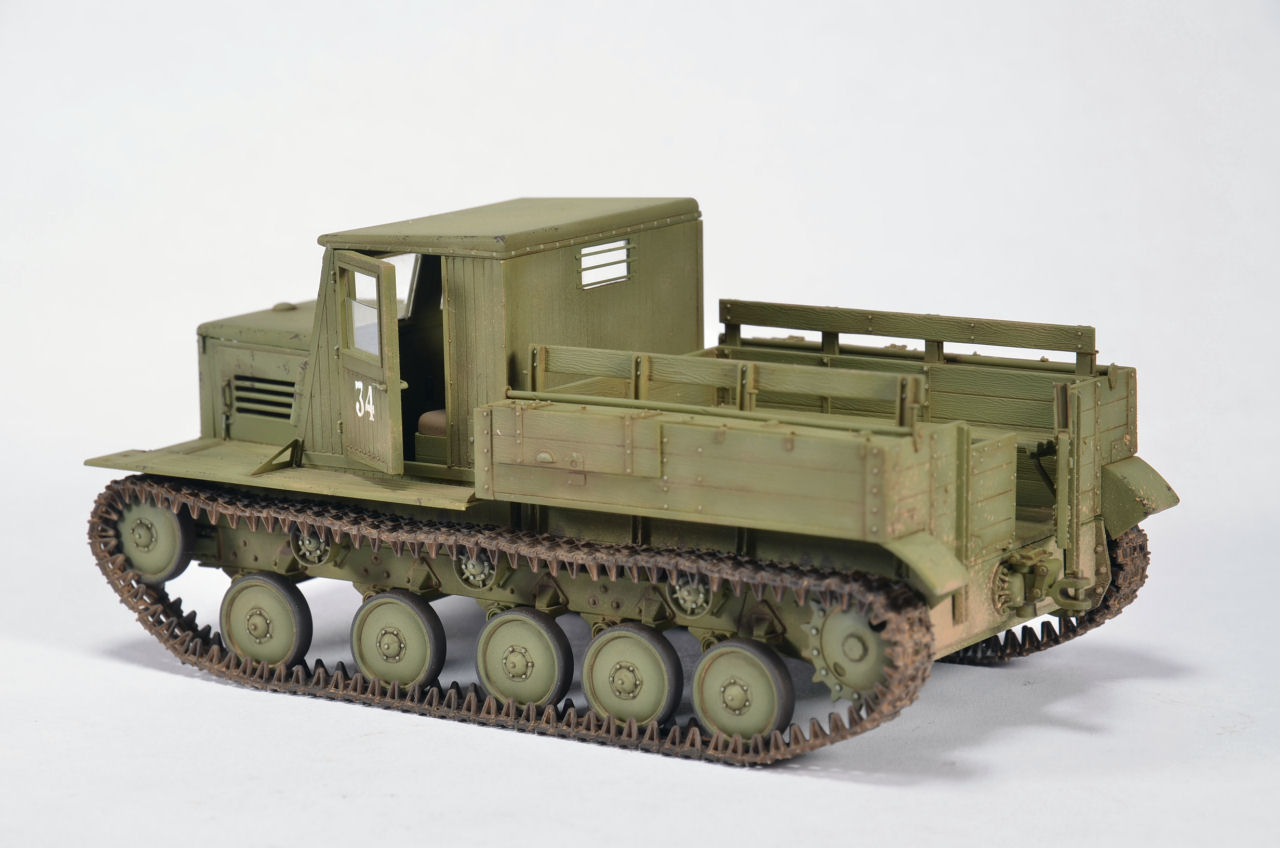 MiniArt 1/35 Ya-12 Soviet Artillery Tractor Early Production Build Image