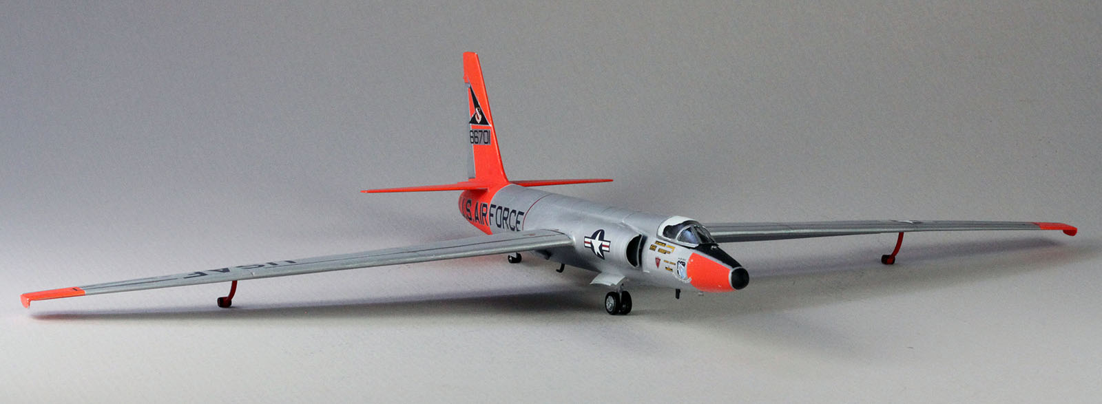 MPC 14311 1/72 Lockheed U-2A Build Image 12