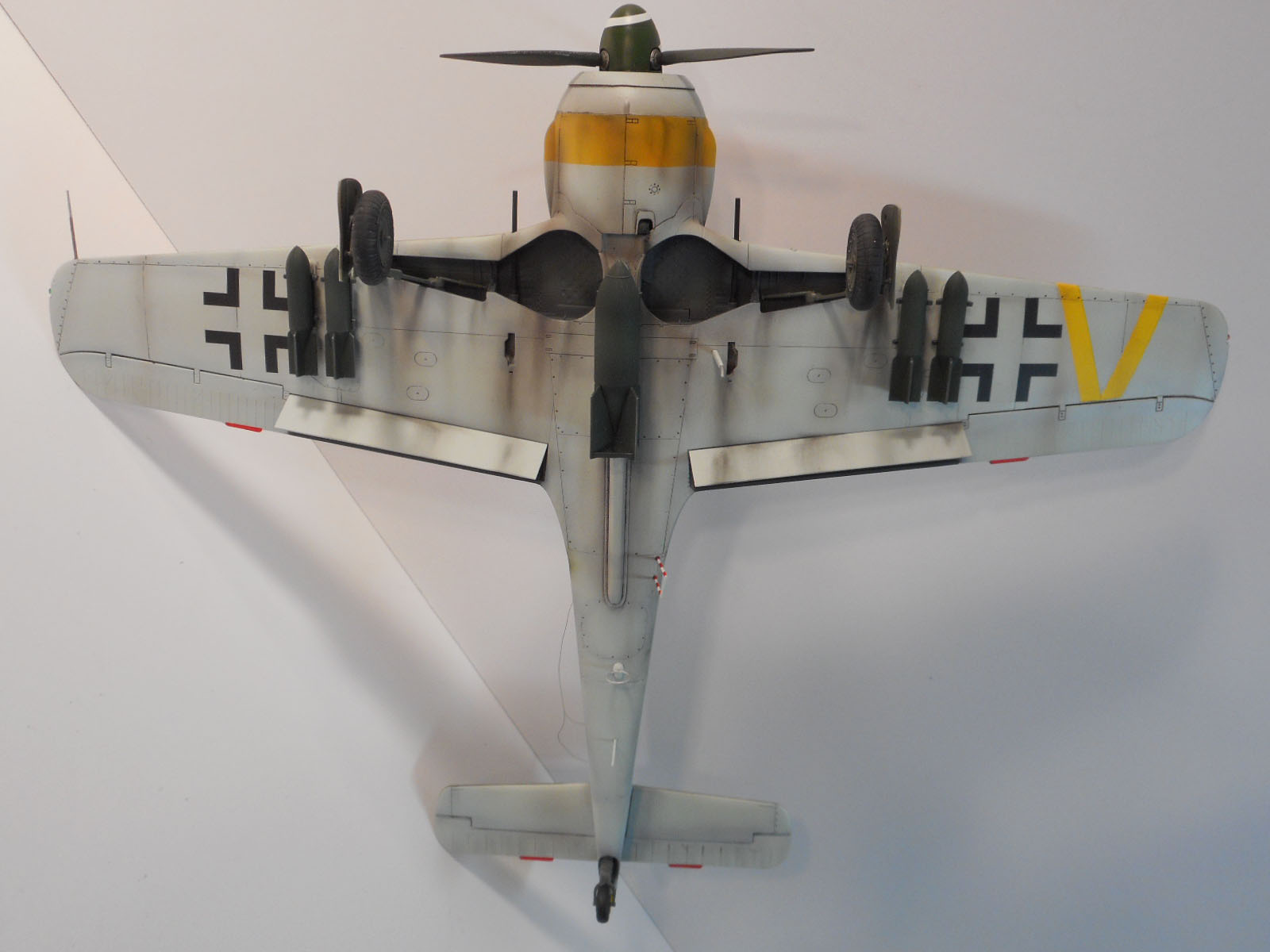 Revell 4869 1/32 Fw 190F-8 Photo Feature Image