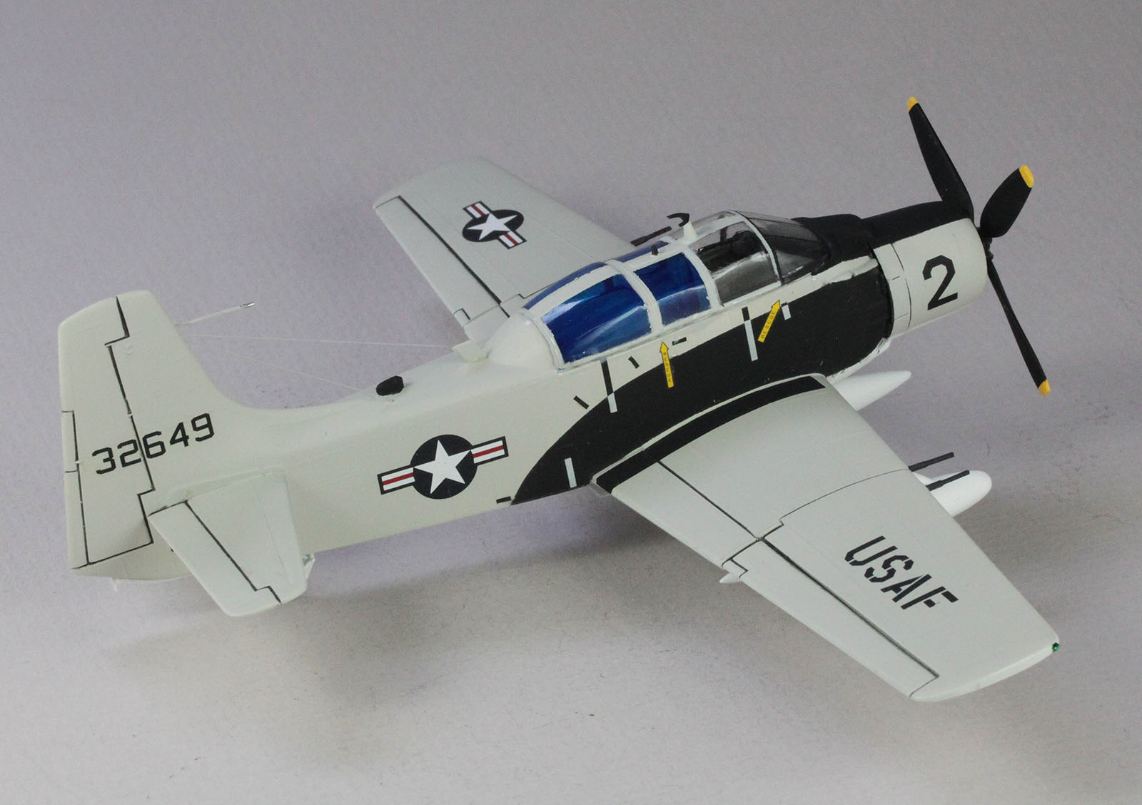 Monogram 1/72 A-1E Skyraider 'Medal of Honor' Build Review Image