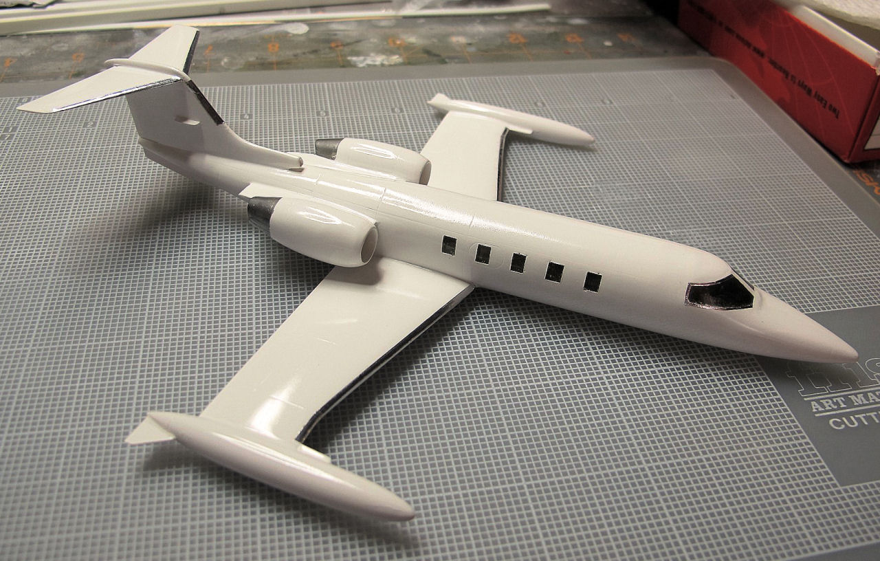 RVHP 72200 1/72 C-21A Learjet Model 35 USAF Build Review Image 05