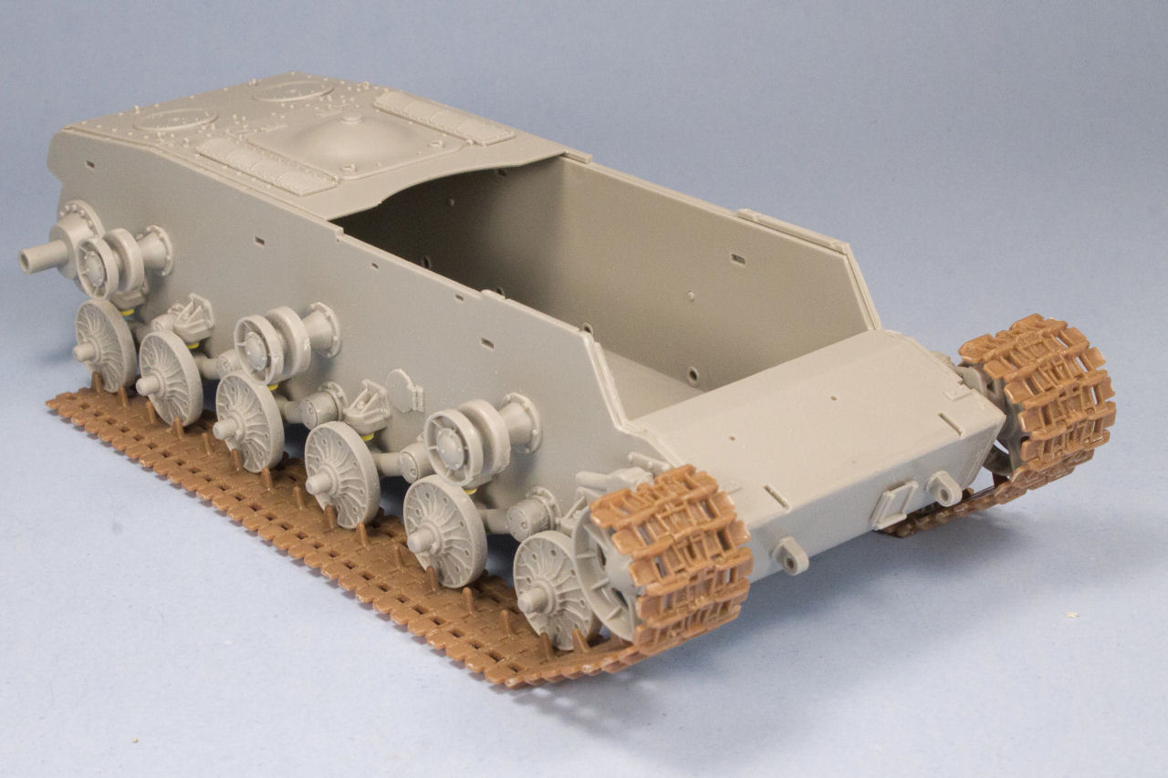 Trumpeter 1/35 Soviet SU-152 Late Quick Build Image