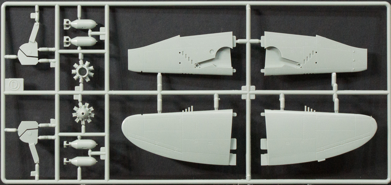 Academy 12492 1/72 P-47D Razorback Thunderbolt First Look Image 02