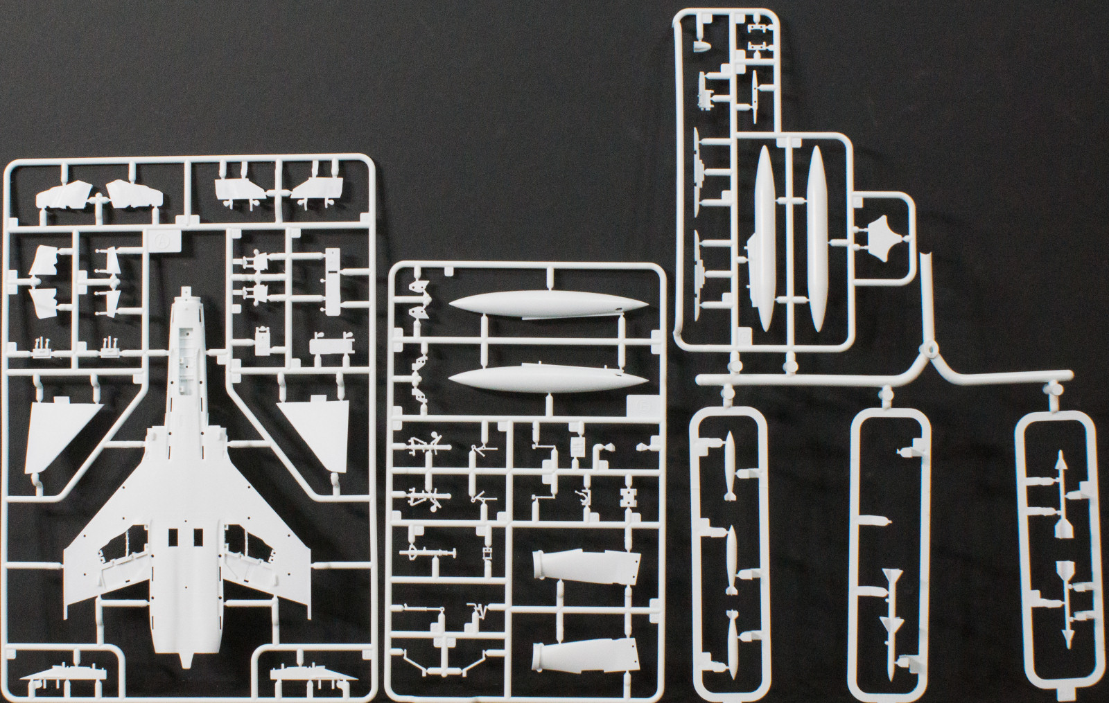 MRC/Academy 12515 1/72 F-4J Phantom II Parts Image 02