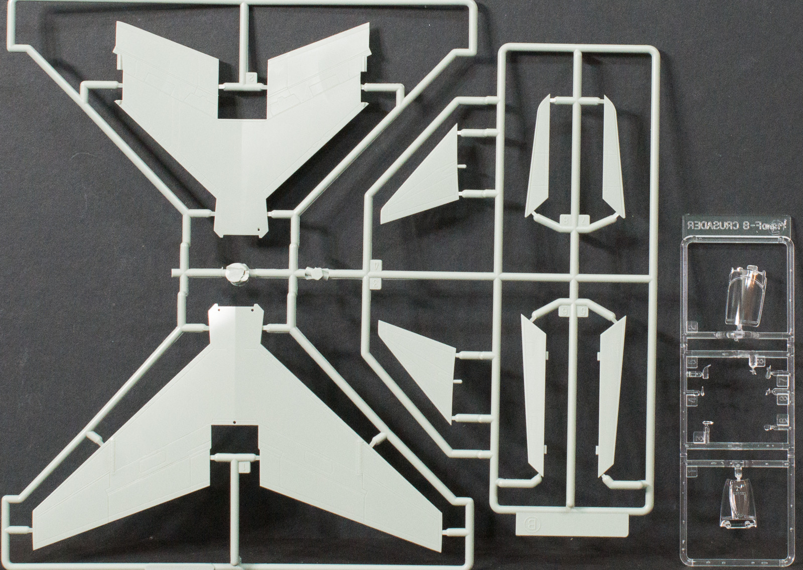 Academy 12521 1/72 F-8E Crusader Parts Image 02