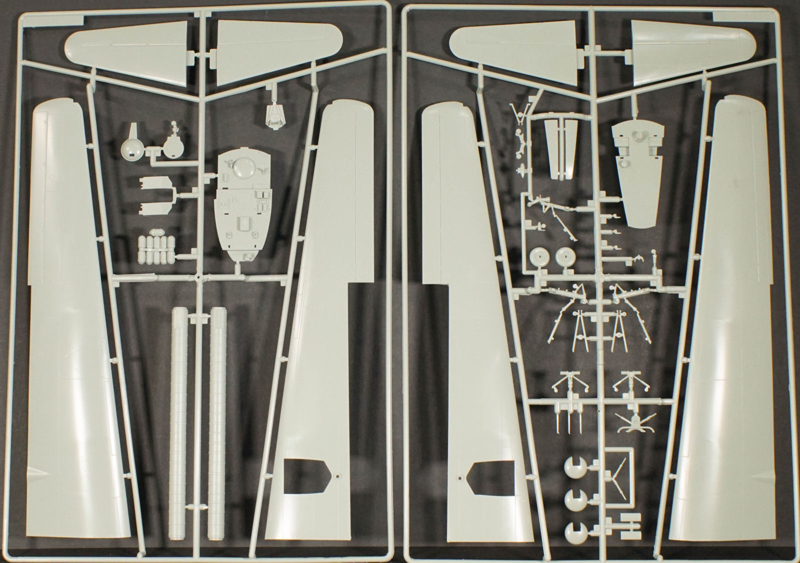 MRC/Academy 12528 1/72 B-29 Superfortress Parts Image 02