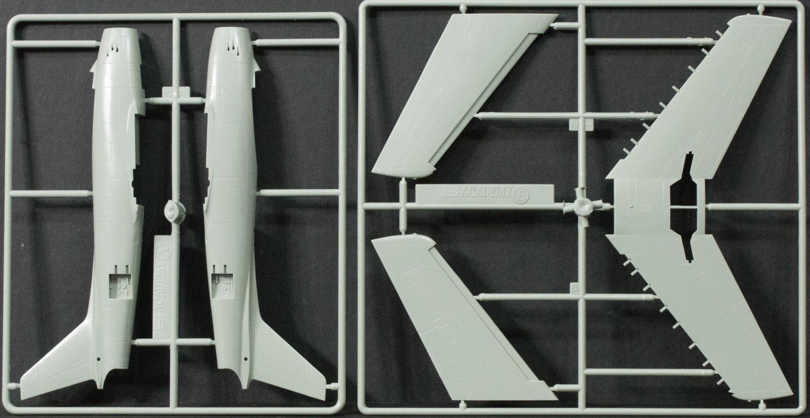 Academy 12530 1/72 P-47D/F-86E 'Gabreski' Parts Image 01