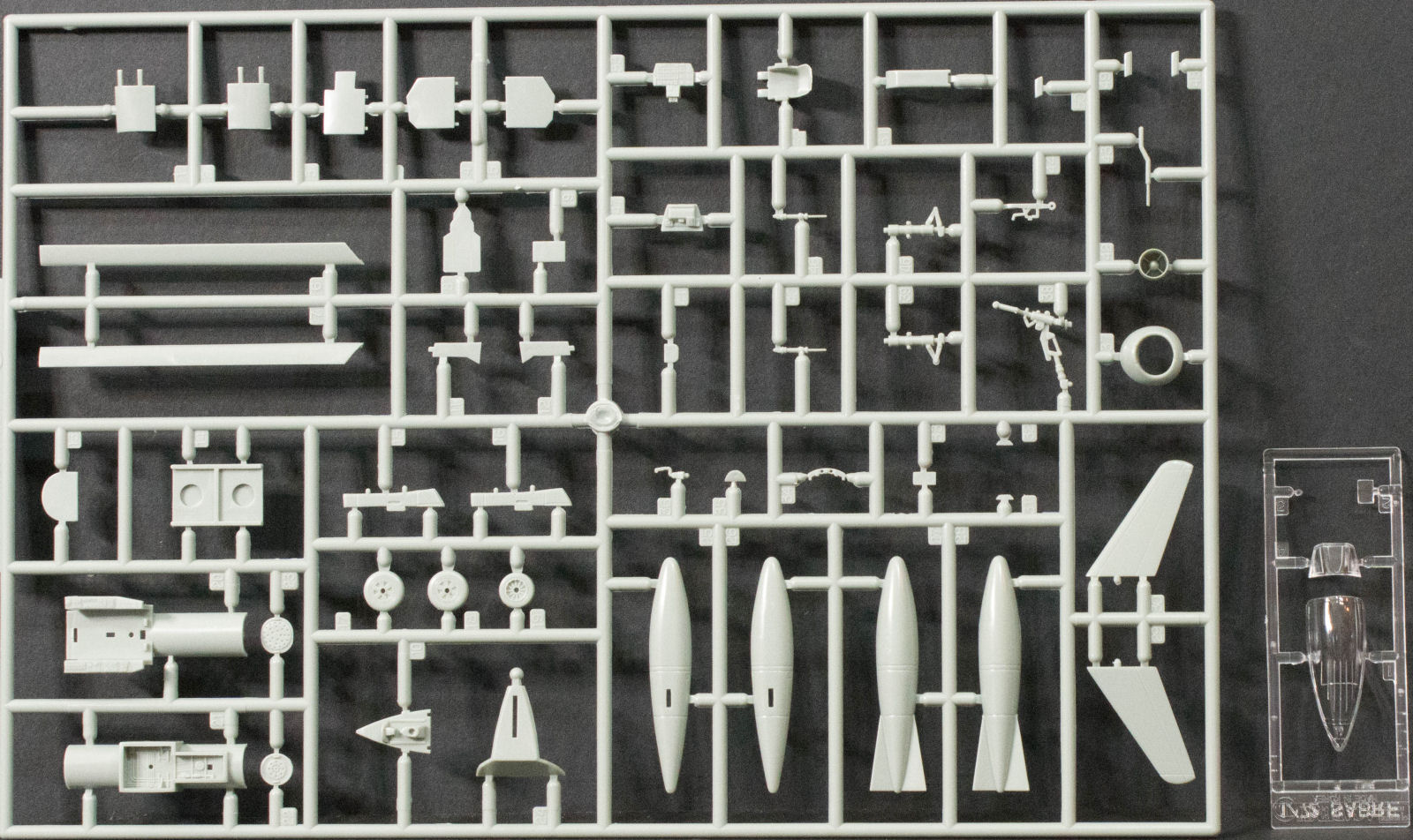 Academy 12530 1/72 P-47D/F-86E 'Gabreski' Parts Image 02