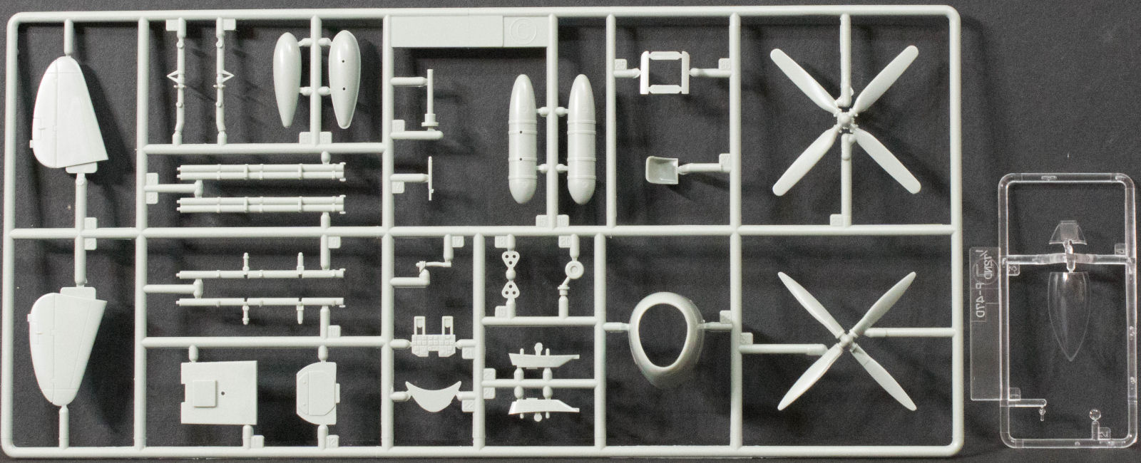 Academy 12530 1/72 P-47D/F-86E 'Gabreski' Parts Image 04